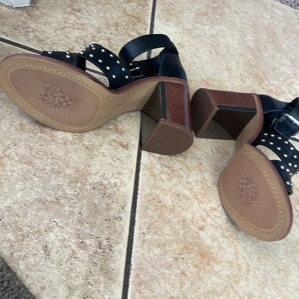 🔥🔥🔥Vince Camuto  and leather sandals